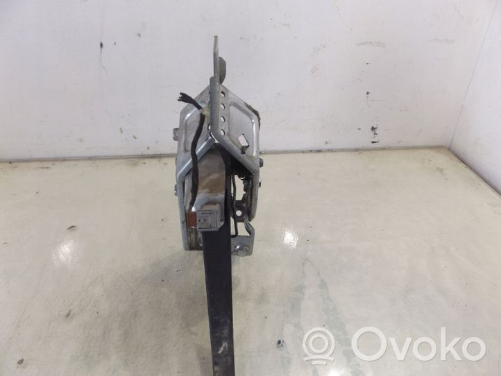 Opel Astra H Clutch pedal 