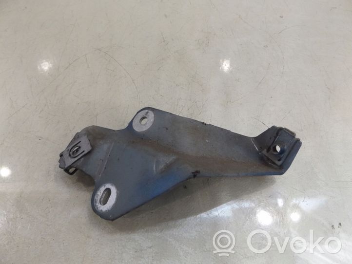 Renault Twingo II Fender mounting bracket 