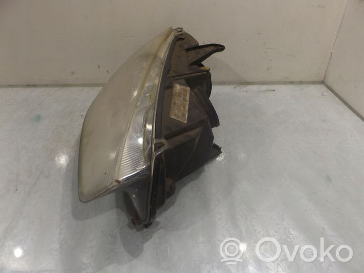 Ford C-MAX I Lampa przednia 