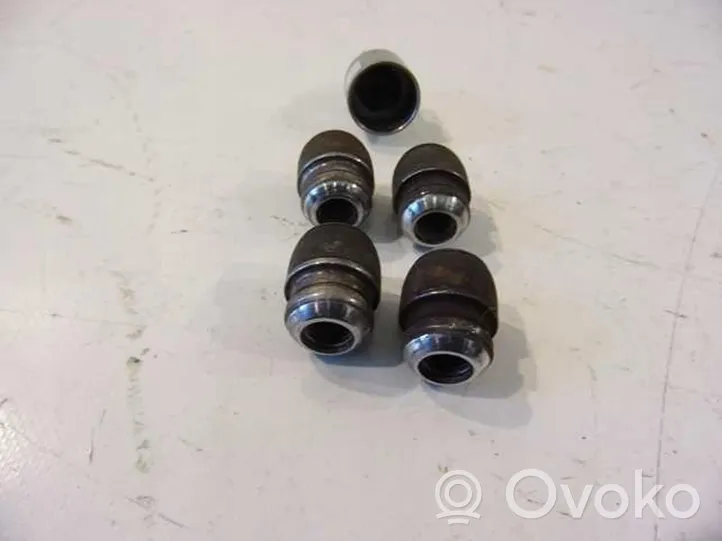 Honda CR-V Wheel nut cap/cover 