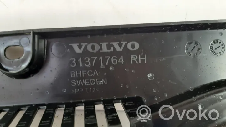 Volvo XC90 Panel wykończeniowy błotnika 31371764