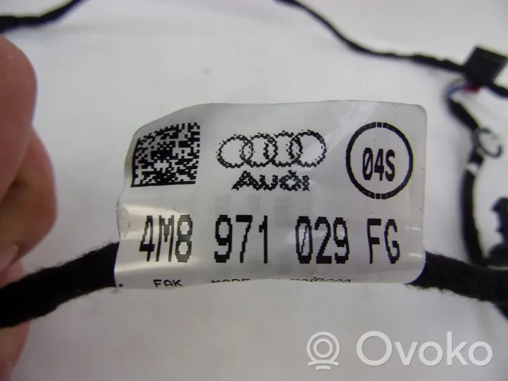 Audi Q8 Priekinių durų instaliacija 4M8971029FG