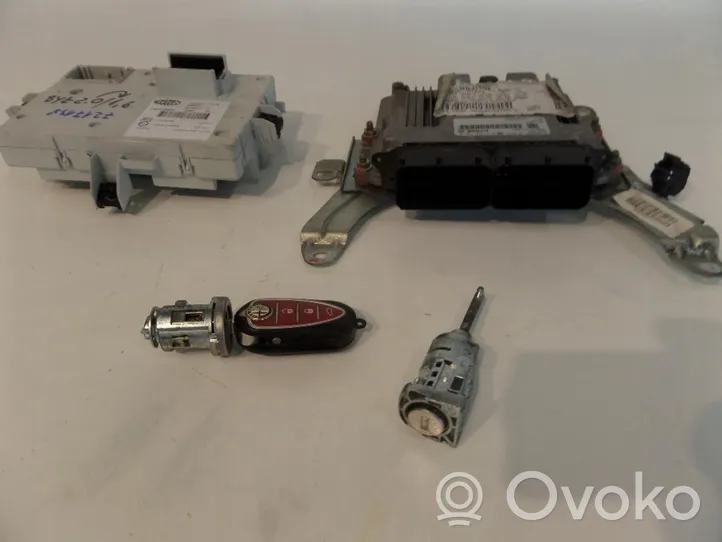 Alfa Romeo Giulietta Kit centralina motore ECU e serratura 