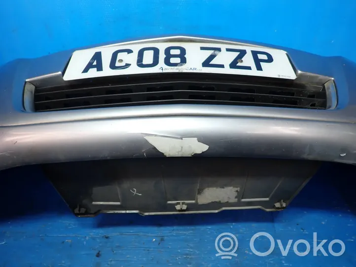 Opel Astra H Zderzak przedni 13225746