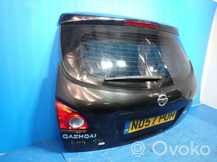 Nissan Qashqai Takaluukun/tavaratilan kansi 