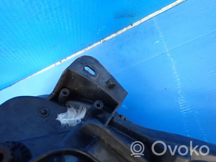 Opel Corsa D Lampa przednia 13446799