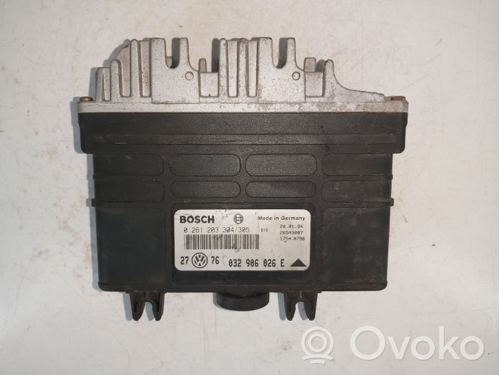 Volkswagen Golf III Sterownik / Moduł ECU 0261203304305