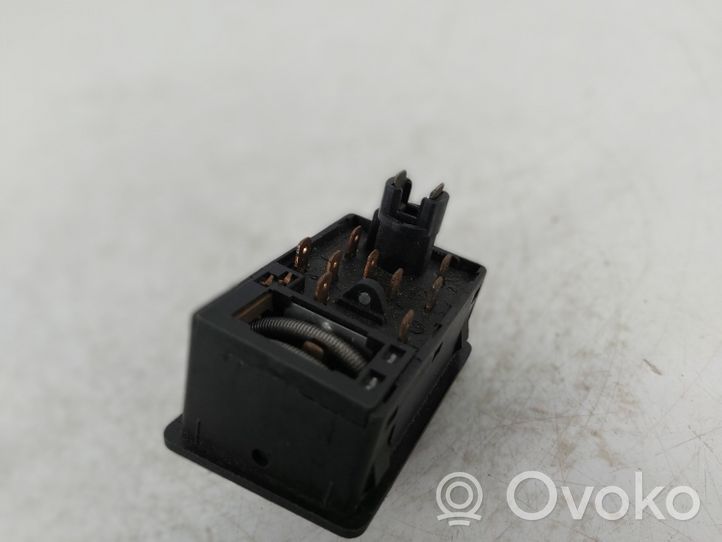 BMW 5 E28 Fog light switch 1369841