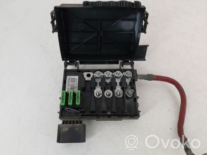 Volkswagen Golf IV Câble de batterie positif 1J0937550AA