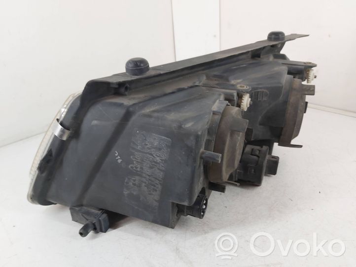 Volkswagen PASSAT B5 Faro/fanale 14742600