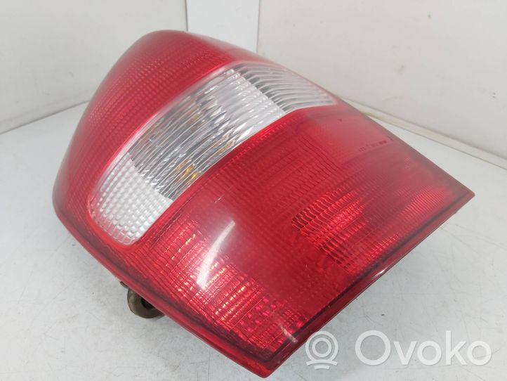 Mazda 323 Lampa tylna 