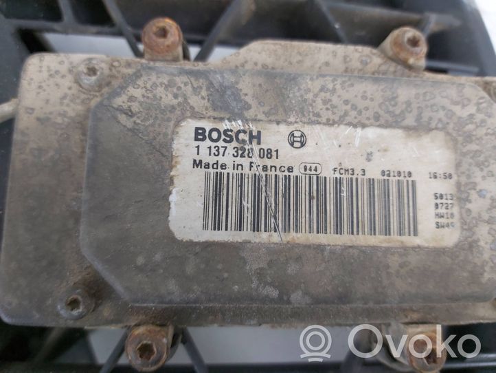 Ford Mondeo Mk III Osłona wentylatora chłodnicy 3135103495