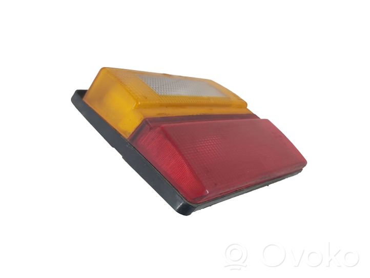 Audi 100 S4 C4 Lampy tylnej klapy bagażnika 443945226