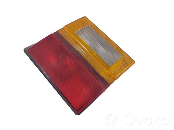 Audi 100 S4 C4 Lampy tylnej klapy bagażnika 443945226