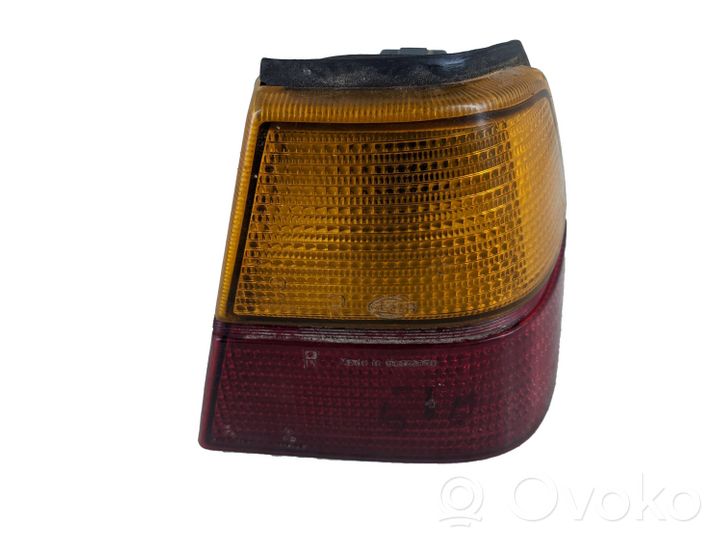 Volkswagen PASSAT B2 Lampa tylna 321945112T