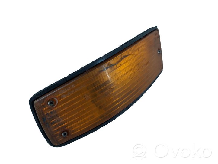 BMW 5 E28 Blinker vorne Stoßstange 1366572