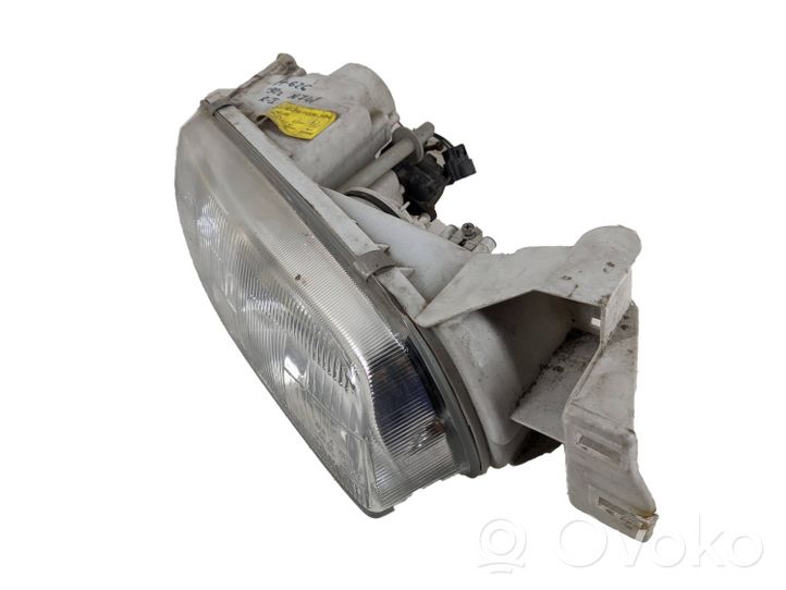 Mazda 626 Передняя фара 402161120