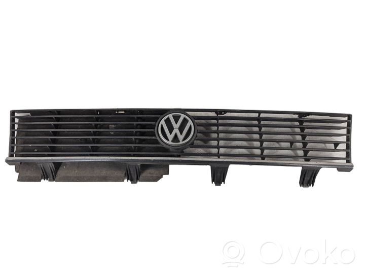 Volkswagen PASSAT B2 Griglia superiore del radiatore paraurti anteriore 321853653K