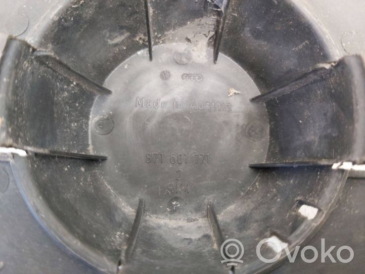 Volkswagen Golf II Original wheel cap 871601171