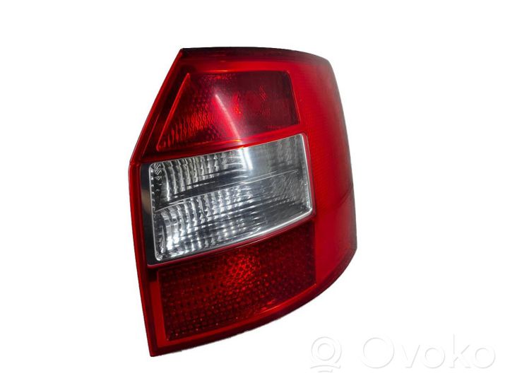 Audi A4 S4 B6 8E 8H Lampa tylna 283702