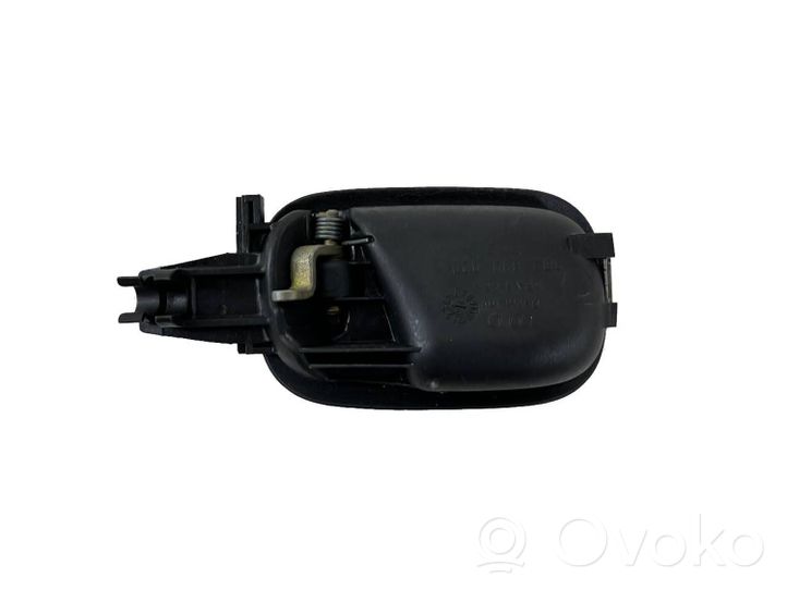 Audi A4 S4 B5 8D Maniglia interna per portiera posteriore 8D0839020