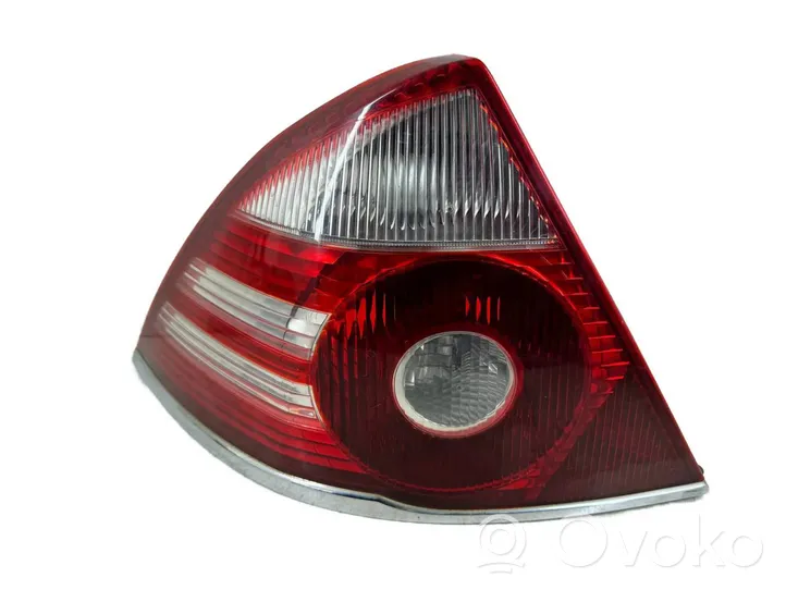 Ford Mondeo Mk III Luci posteriori 1S7113405A