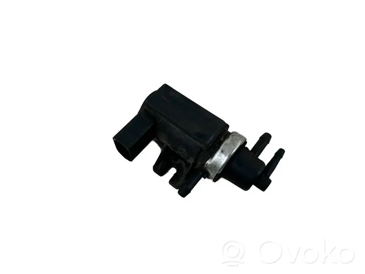 Volkswagen PASSAT B5.5 Turbo solenoid valve 1J0906627750