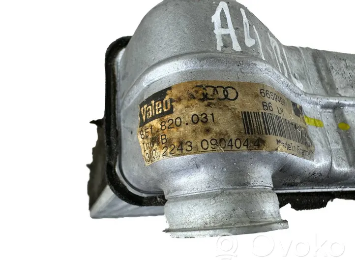 Audi A4 S4 B6 8E 8H Pečiuko radiatorius 8E1820031