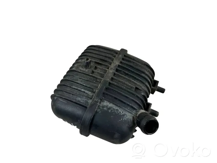 Audi A4 S4 B6 8E 8H Réservoir d'air sous vide 8E0129955