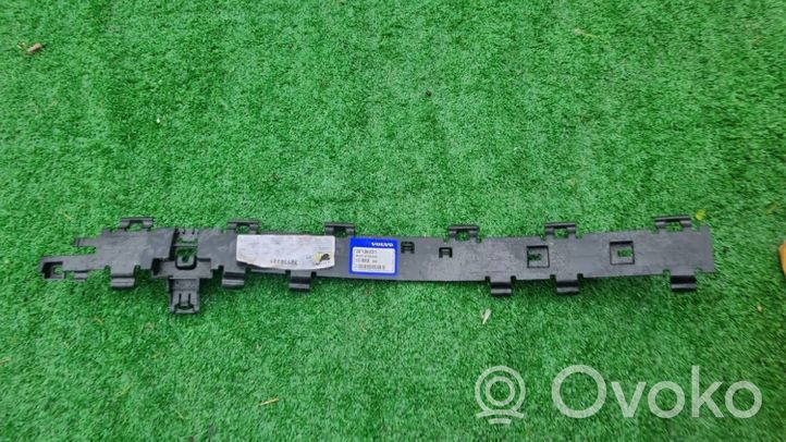 Volvo XC60 Maskownica / Grill / Atrapa górna chłodnicy 32136221