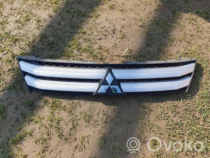 Mitsubishi Eclipse Cross Grille calandre supérieure de pare-chocs avant 7450B072