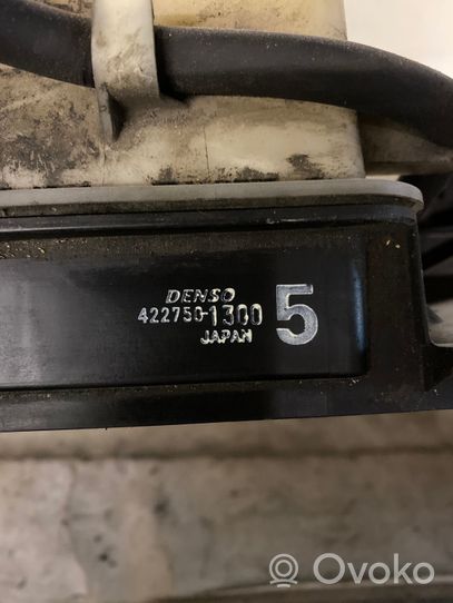 Toyota Prius (XW20) Jäähdyttimen jäähdytinpuhaltimen suojus 4227501300