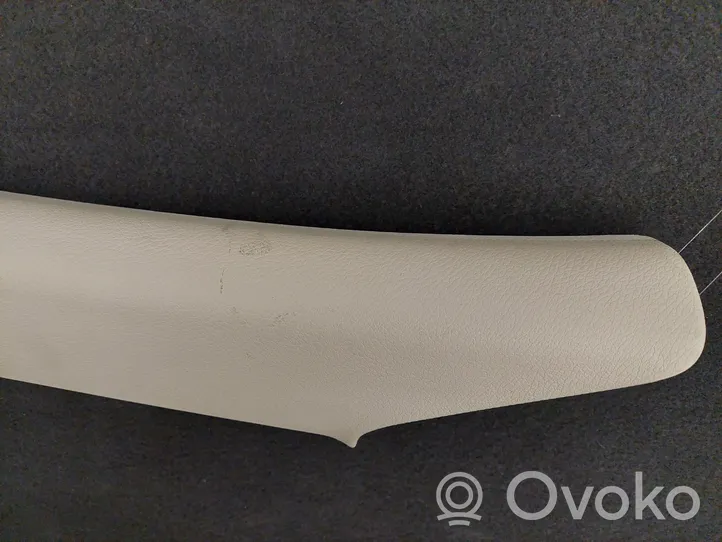 Volvo S60 Rivestimento montante (A) 