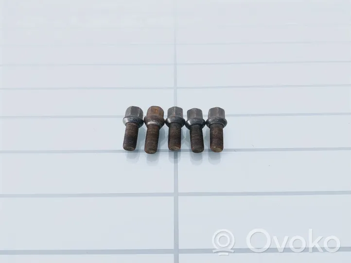 Volkswagen PASSAT B6 Nuts/bolts 