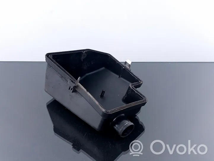Volvo V70 Dangtelis saugiklių dėžės 