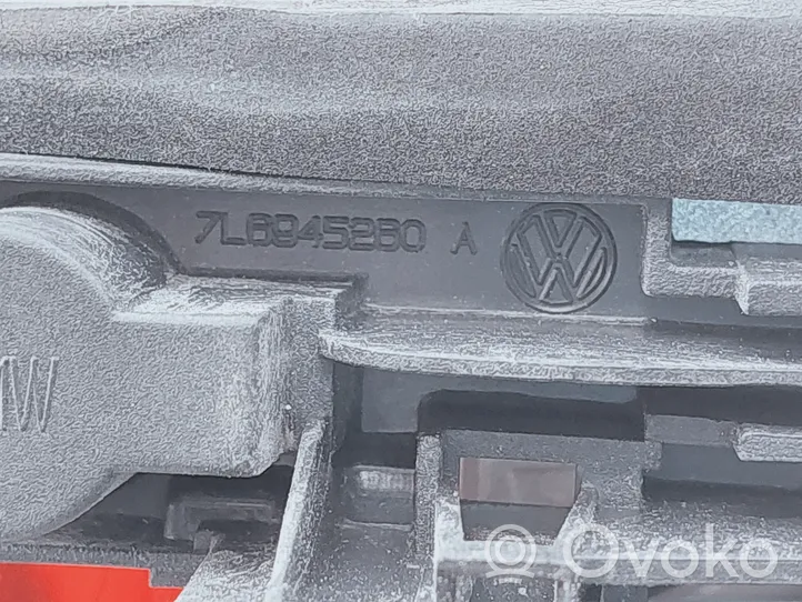 Volkswagen Touareg I Lampy tylnej klapy bagażnika 171202