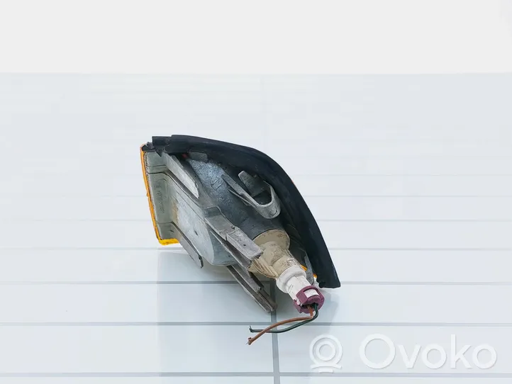 Volkswagen PASSAT B3 Front indicator light 