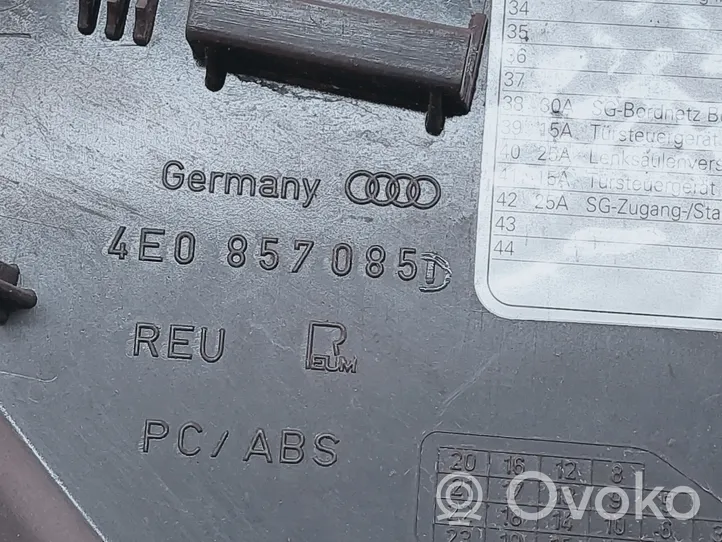 Audi A8 S8 D3 4E Panelės apdailos skydas (šoninis) 