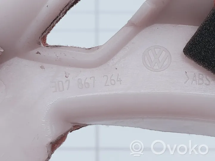 Volkswagen Phaeton C-pilarin verhoilu 
