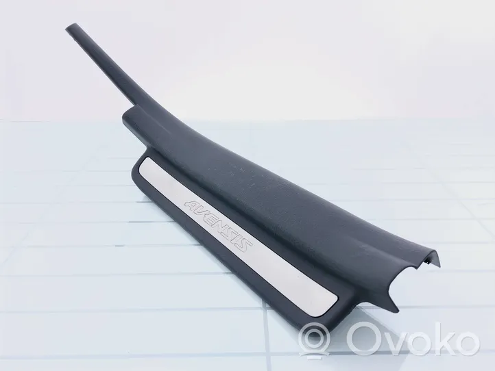 Toyota Avensis T250 Rear sill trim cover 