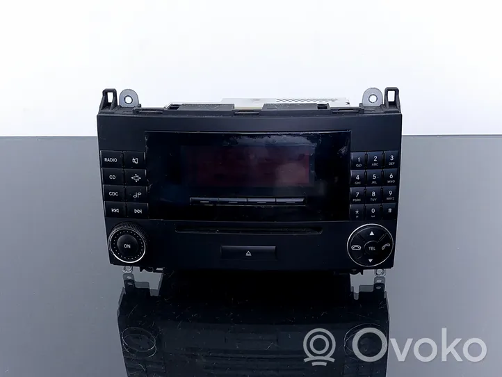 Mercedes-Benz A W169 Panel / Radioodtwarzacz CD/DVD/GPS E24020748