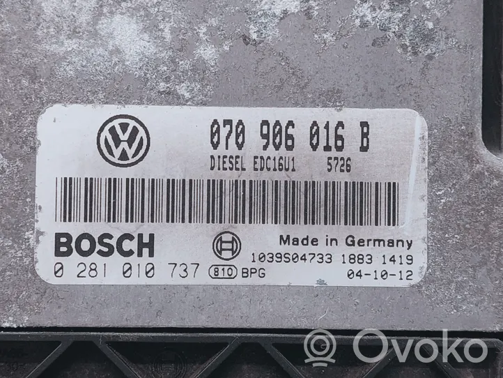 Volkswagen Phaeton Variklio valdymo blokas 0281010737