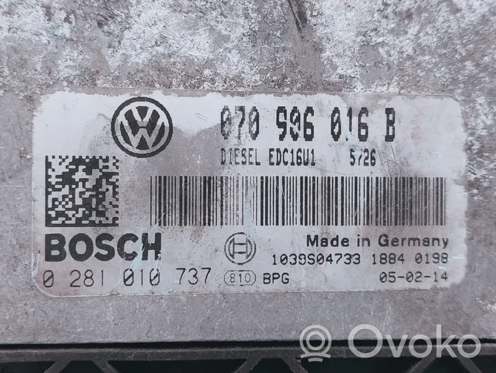Volkswagen Phaeton Блок управления двигателя 0281010737