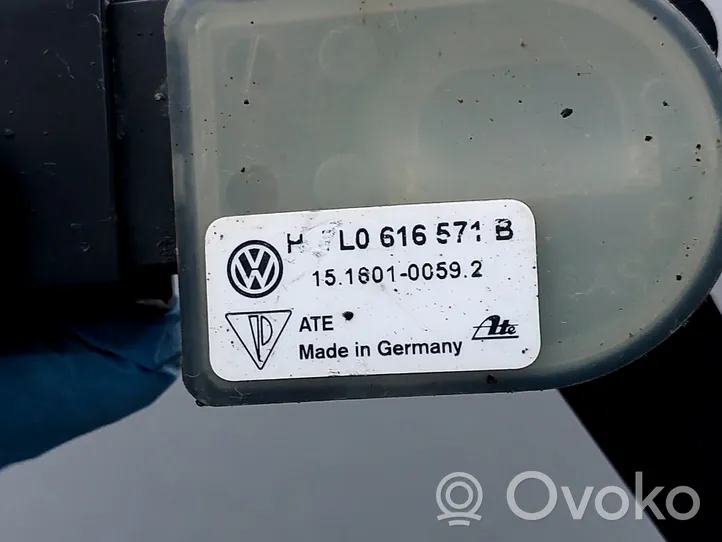Volkswagen Touareg I Czujnik poziomowania tylnego zawieszenia pneumatycznego 15160100592