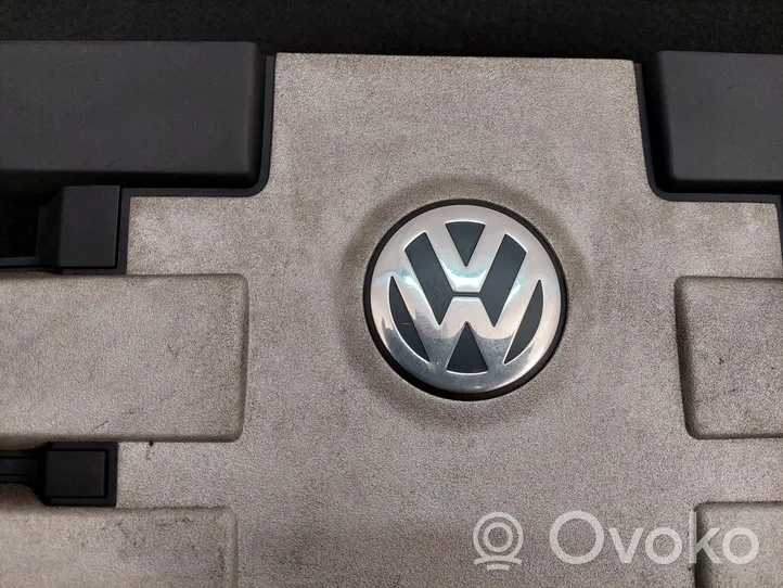 Volkswagen Touareg I Couvercle cache moteur 