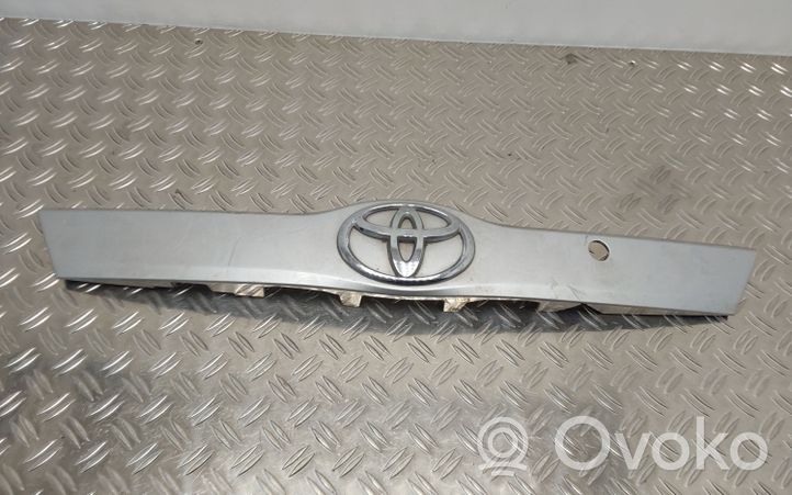 Toyota Verso-S Takaluukun rekisterikilven valon palkki 7680152200