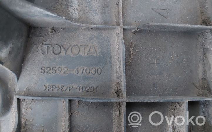 Toyota Prius+ (ZVW40) Takaroiskeläppä 5259247030