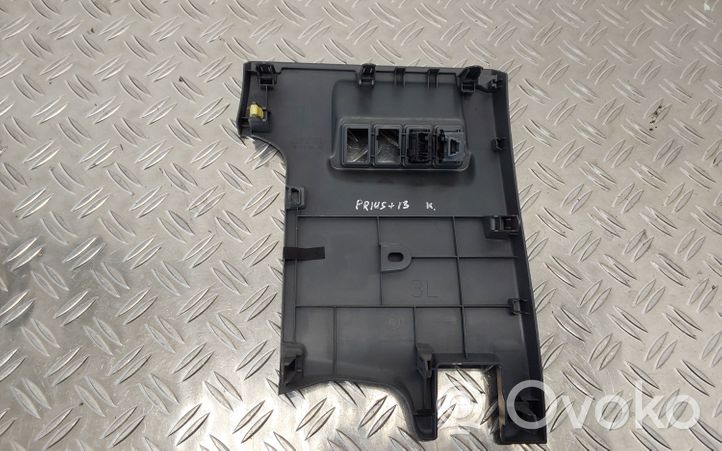 Toyota Prius+ (ZVW40) Element deski rozdzielczej / dół 5548047050