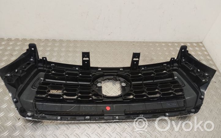 Toyota Hilux (AN120, AN130) Grille calandre supérieure de pare-chocs avant 53111YP100