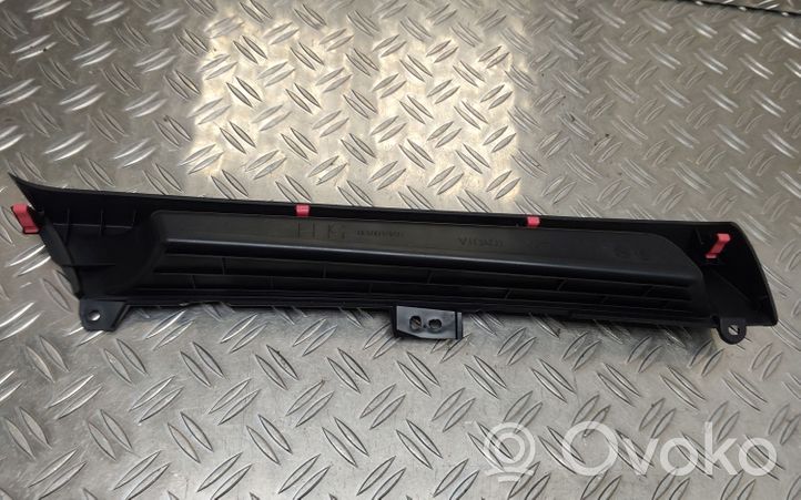 Toyota Yaris Kita panelės detalė 554510D130